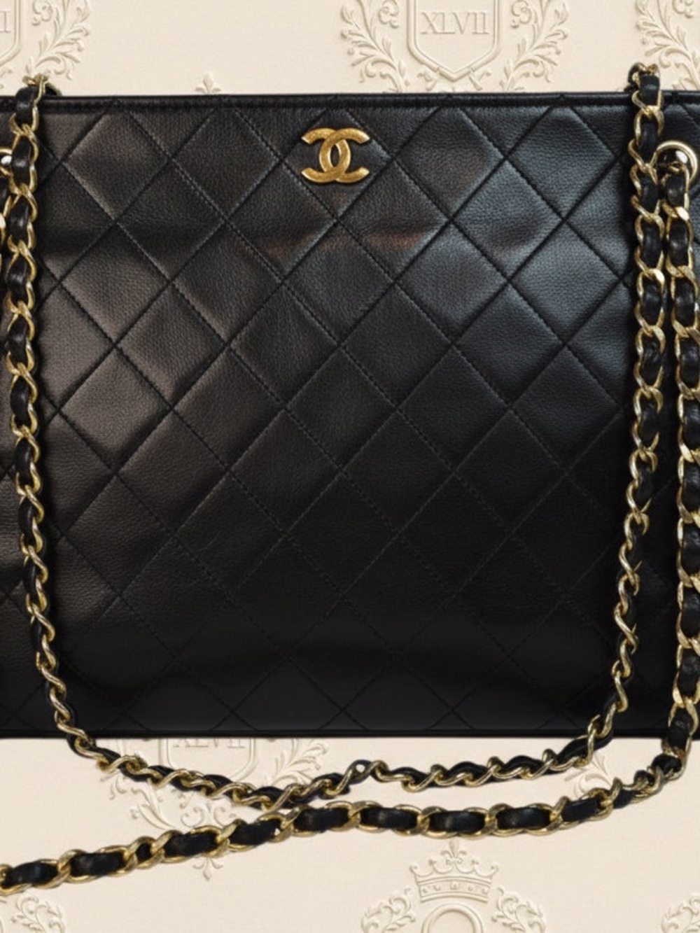 CHANEL Black Quilted Lambskin Shoulder Bag with Gold-Tone Chain